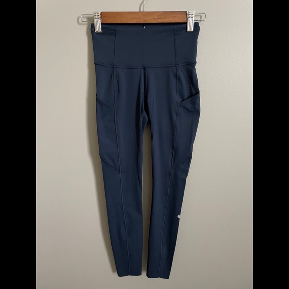 Lululemon Fast and Free 7/8 Tight Leggings 2 - Picture 5 of 10